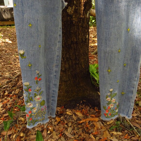 Womens Forever 21 Embroidered Overalls Denim Size 25 Distressed raw hem - Picture 12 of 15